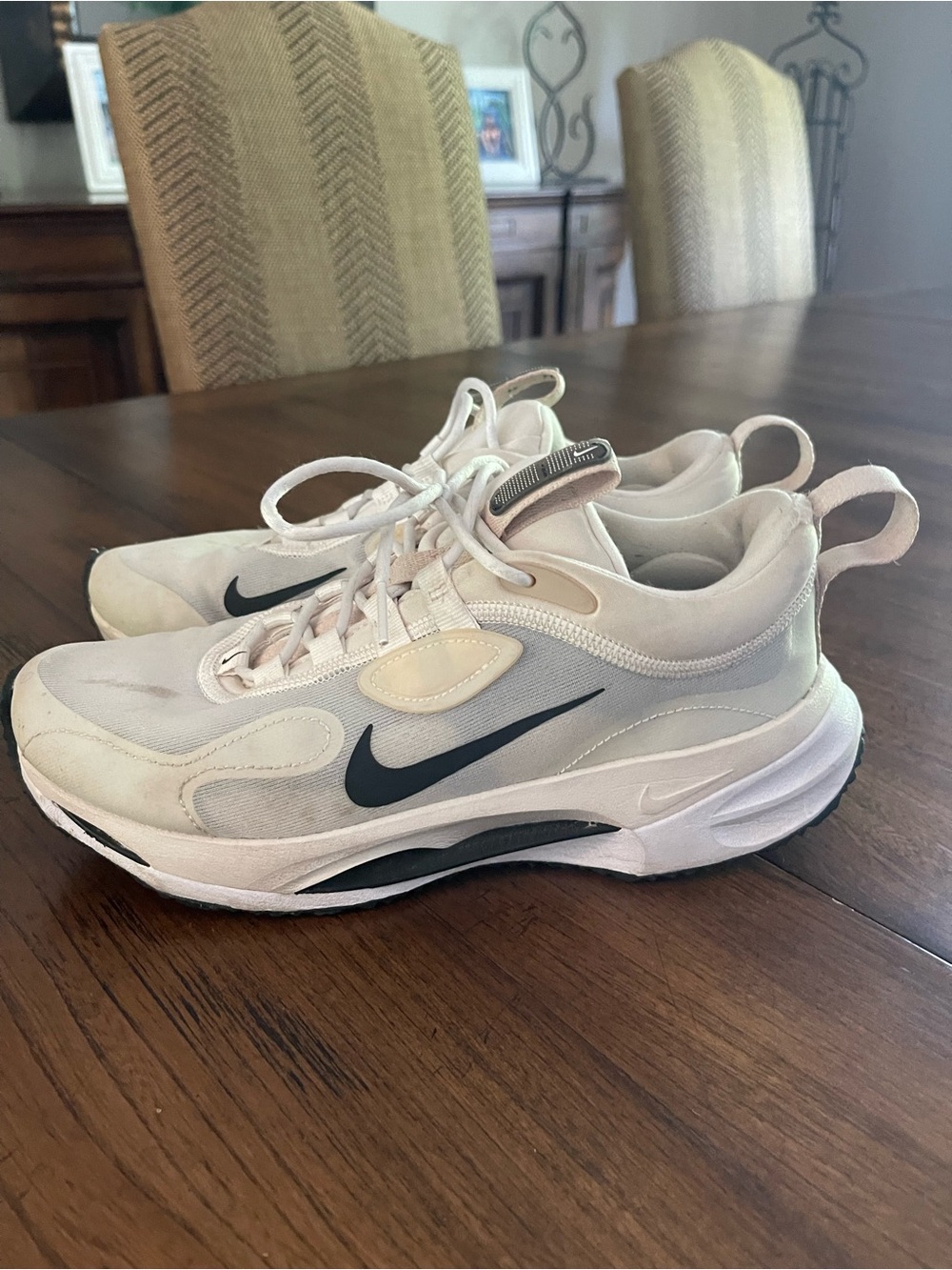 Nike Spark Cream and Black Running Sneakers